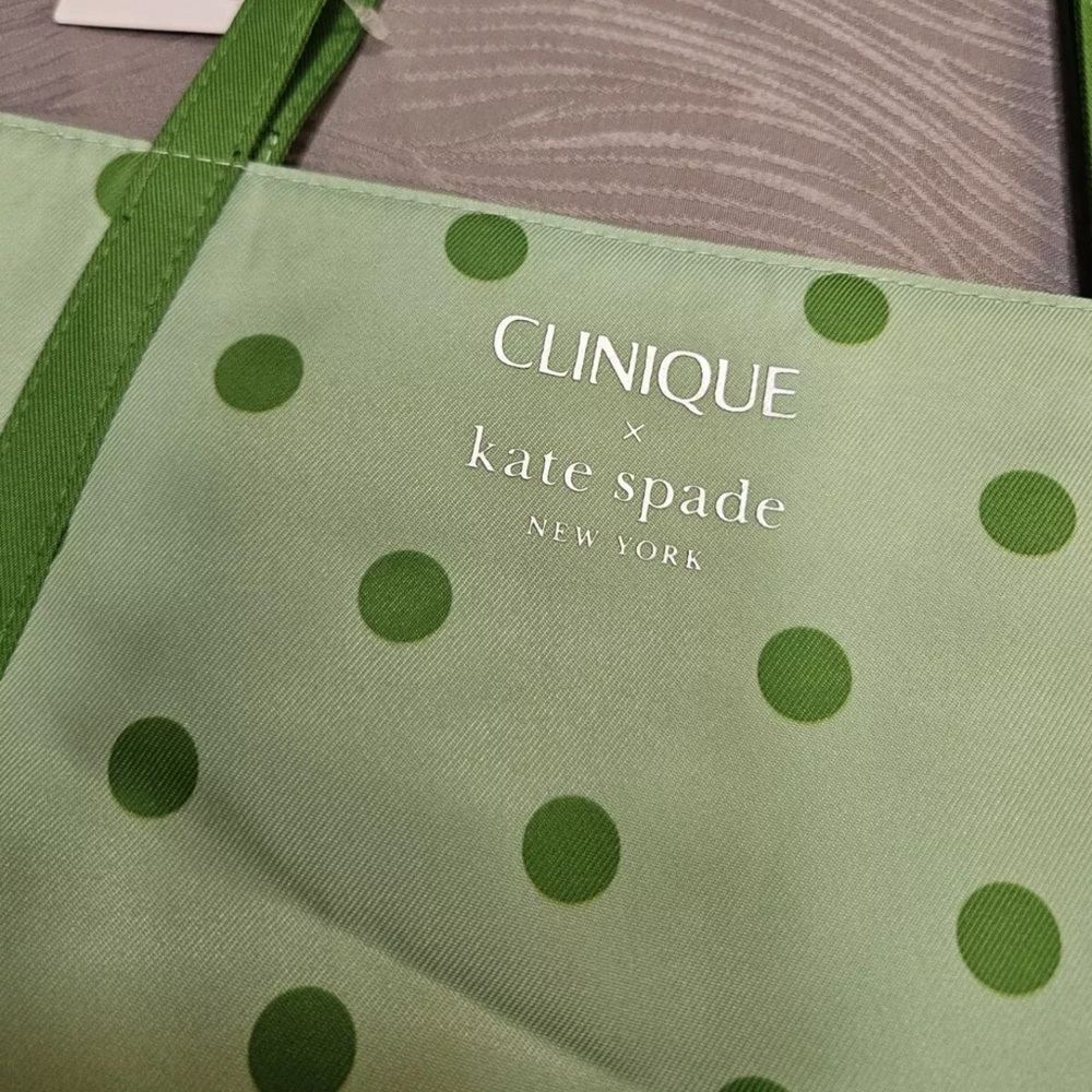 New Clinique x Kate Spade "Green Dots" Shopping Shoulder Travel Tote. NWT